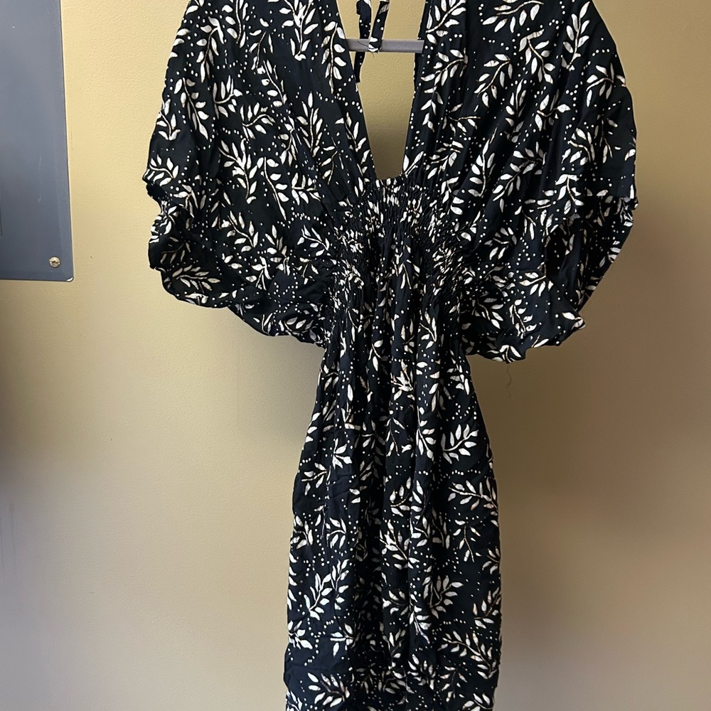 Elegant Black and White Leaf Print Dress